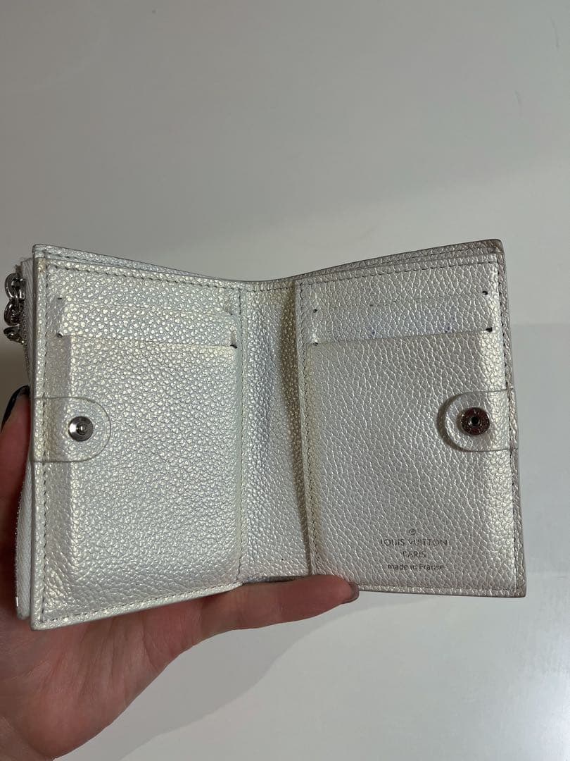Louis Vuitton シルバー 二つ折り財布