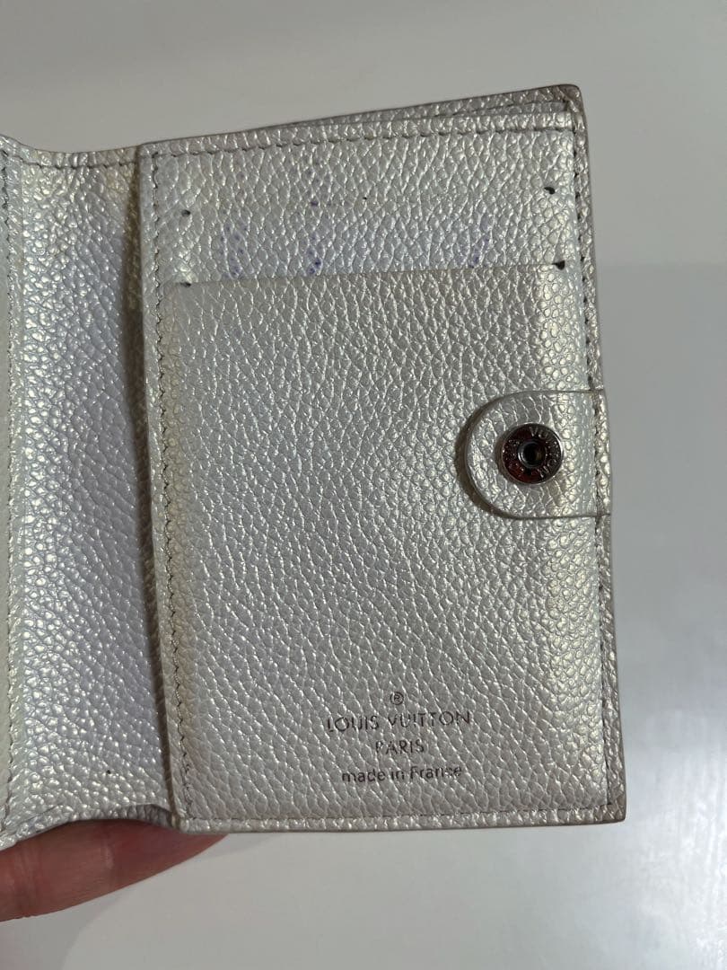 Louis Vuitton シルバー 二つ折り財布