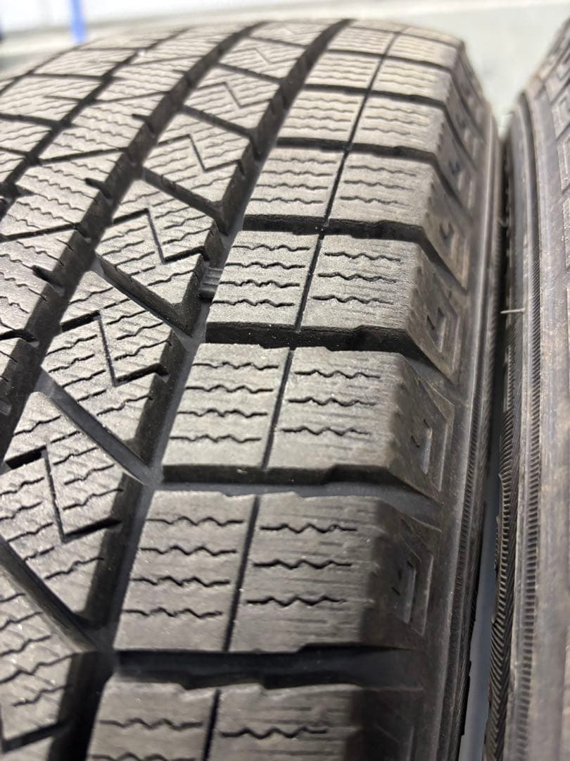①冬タイヤ 205/60R16 2本セット通常33000→30000円20日まで