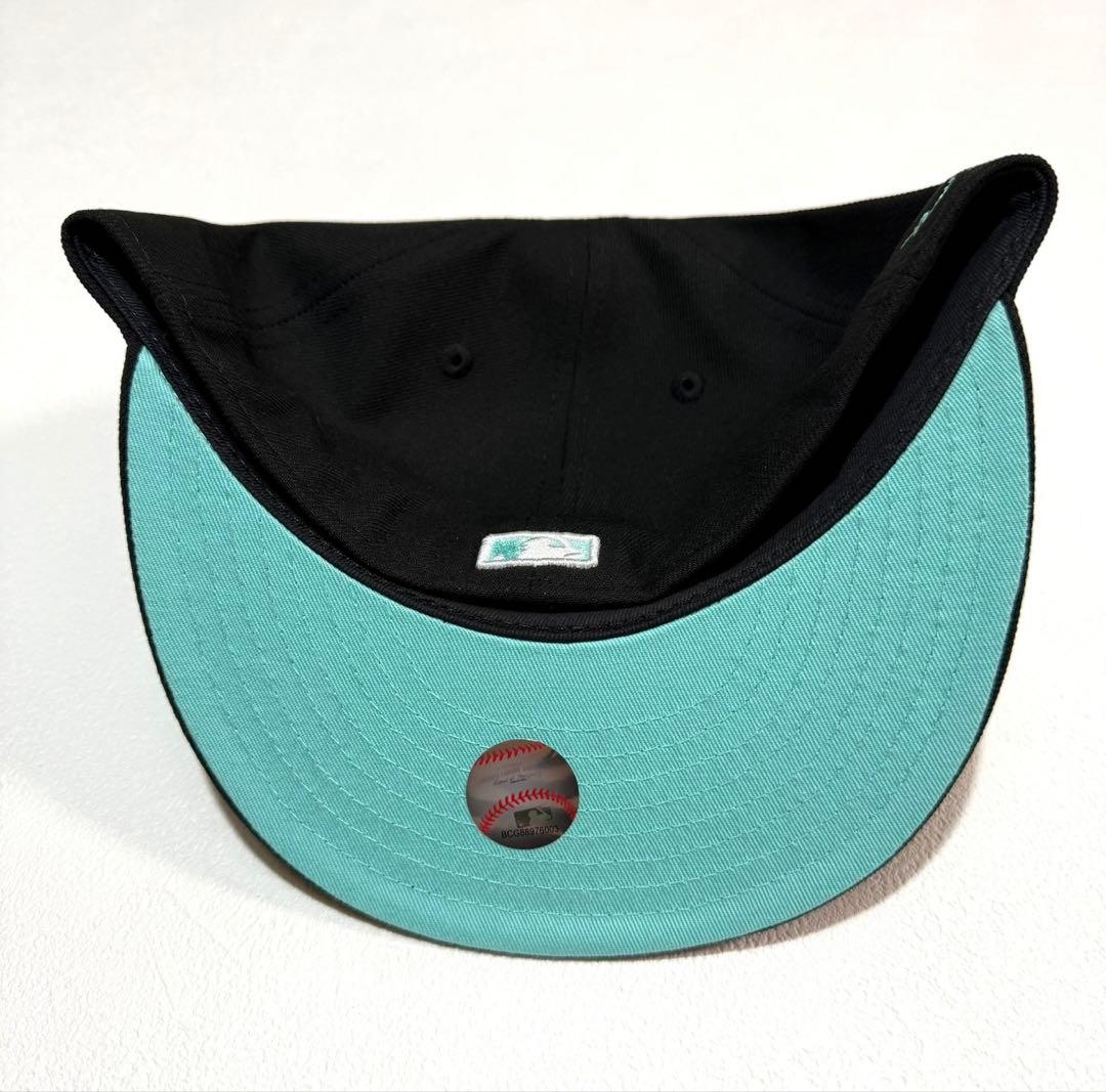 THE CAP別注 NEW ERA 59FIFTY Kvi baba着