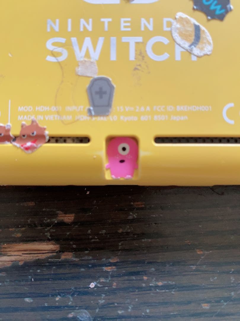 任天堂スイッチライト 黄色 壊れてます