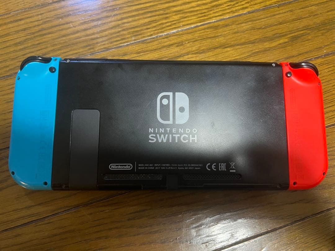 Nintendo Switch ニンテンドースイッチ　ピカチュウコントローラー付