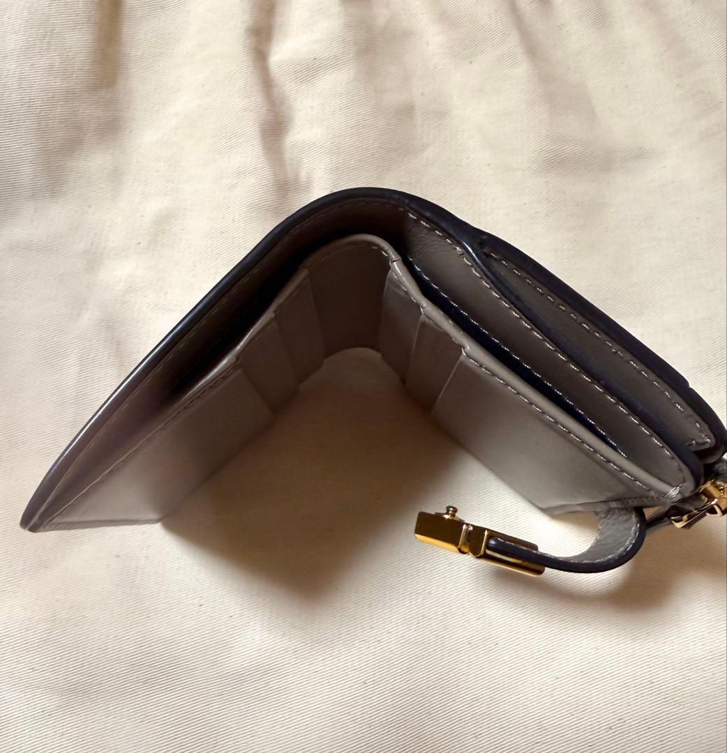 【フェンディ FENDI】FFダイヤモンド 二つ折り財布 ベージュ