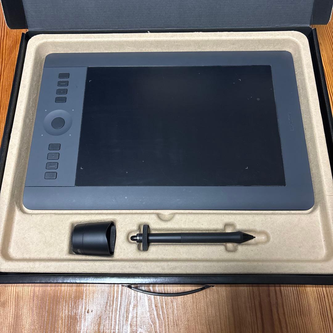 Wacom INTUOS pro PTH-651/K1 Mサイズ
