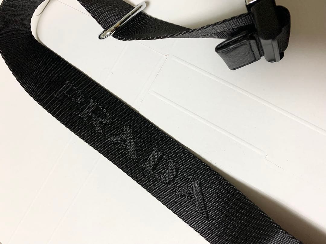 PRADA ブラック ボディバッグ　レア！ノベルティ中古品