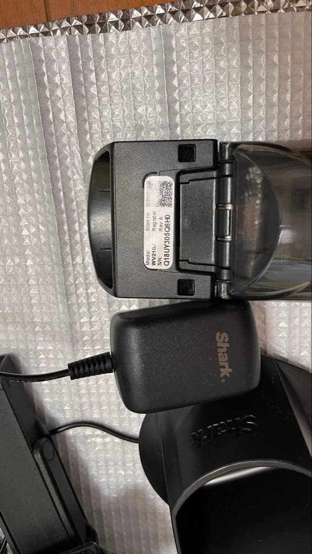 美品！Shark 充電式ハンディ掃除機 セット！