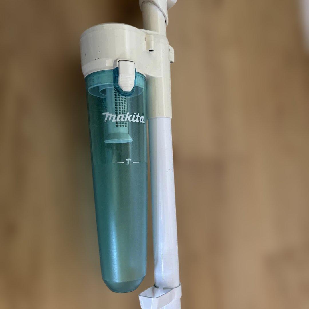 マキタ　紙パック式　コードレス掃除機【ＣＬ１０７ＦＤＳＨＷ】