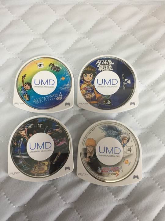 PSP 本体 ケース・保護フィルム・ソフト・メモリ付き