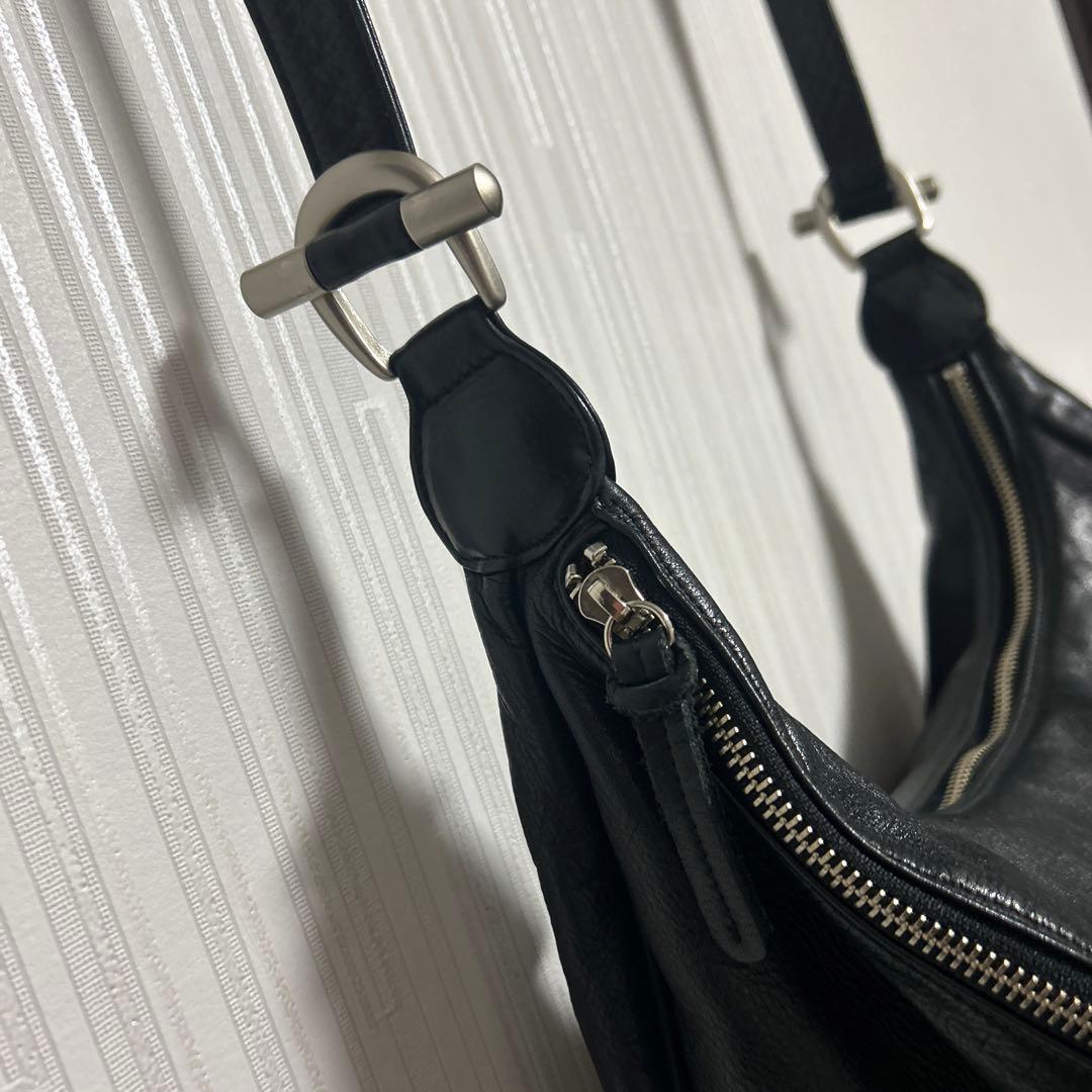 【美品】本革レザー ボディバッグ ワンショルダー 斜めがけ