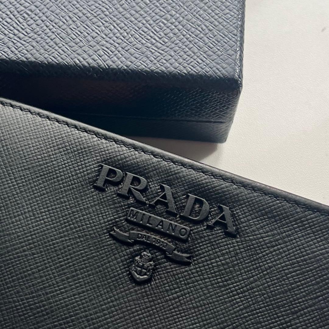 156 美品 PRADA プラダ 2つ折り財布
