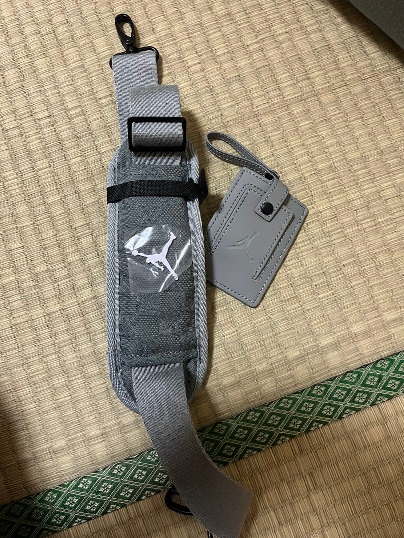 Jordan グレー ボストンバッグ　かなりお得！