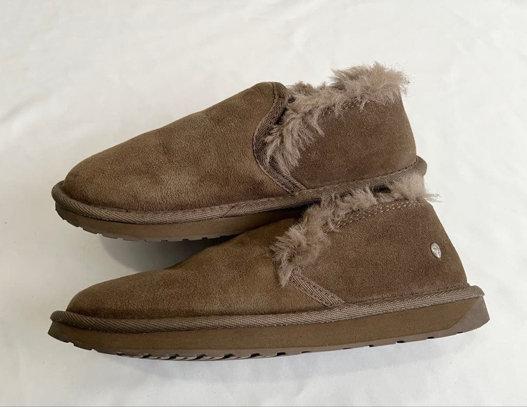 emu ムートンブーツ スリッポン　UGG ミネトンカ好きな方　防寒シープスキン