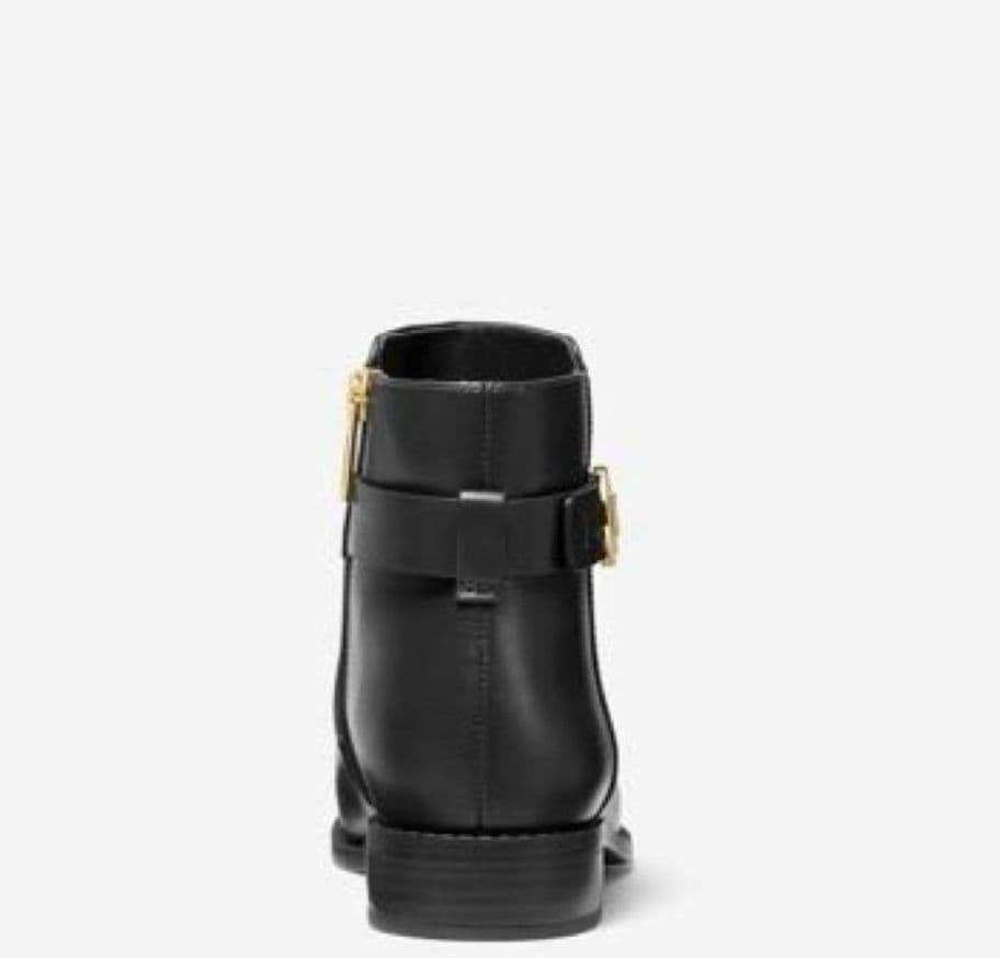 ☆新品☆マイケルコース☆MKロゴ付きブラックレザーブーティ