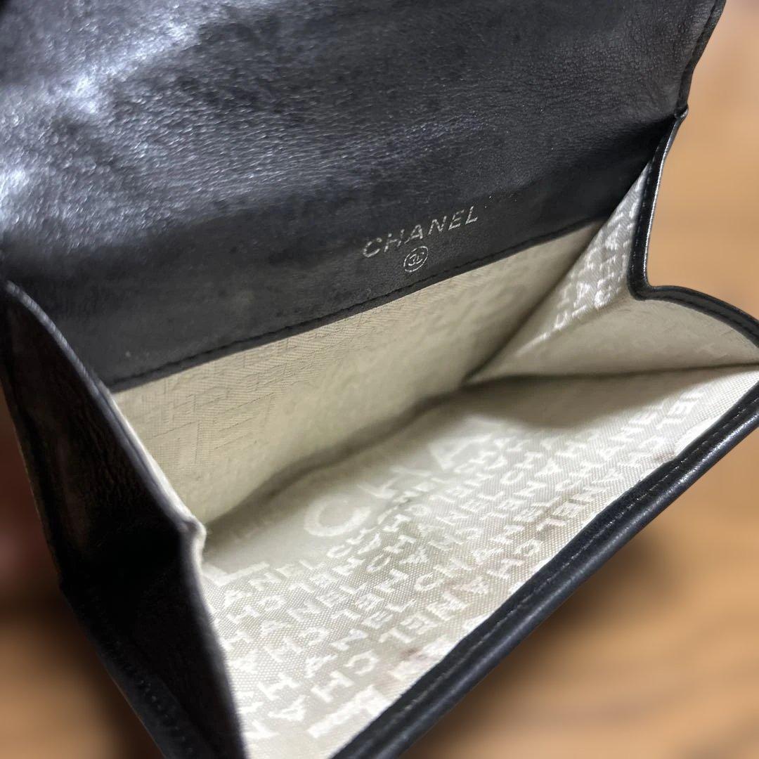 CHANEL 黒 レザー 二つ折り財布