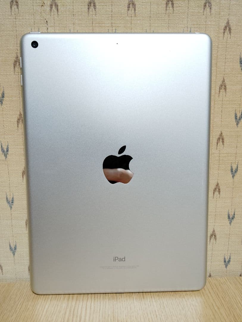 iPad 第6世代 Wi-Fiモデル 128GB MR7K2J/A A1893