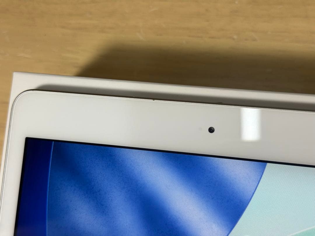 iPad 第8世代 本体シルバー WiFi 32GB 純正充電器付き