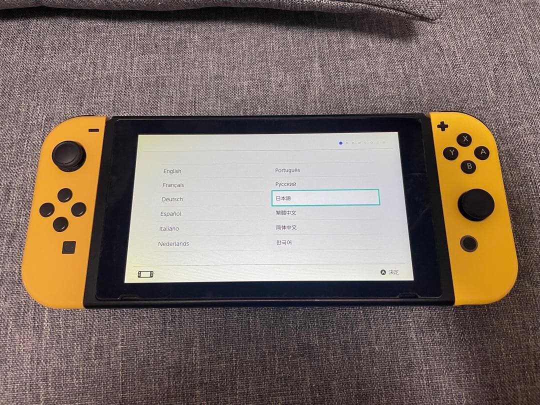 Nintendo Switch 本体　ピカブイエディション