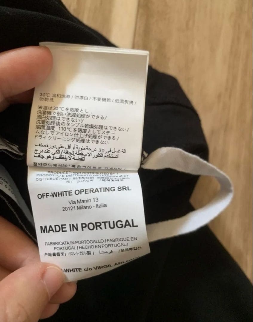 (正規品)OFF WHITE 半袖Tシャツ 黒サイズ