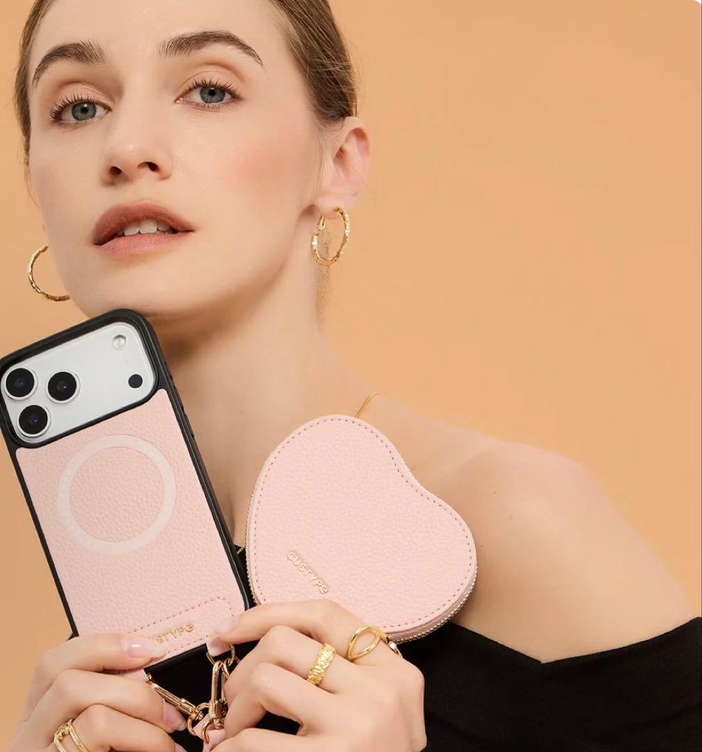 CUSTYPE iPhone16スマホショルダーケース ハートポーチ付 ピンク