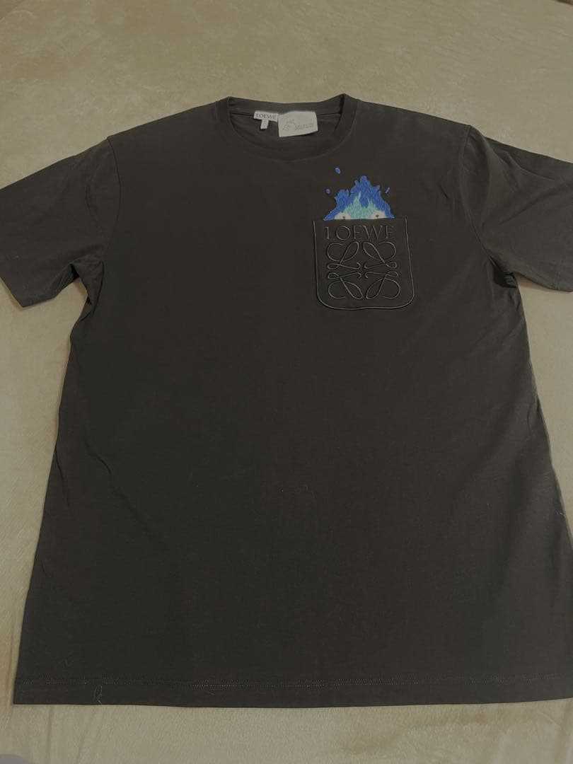 LOEWE×スタジオジブリ カルシファー ポケット Tシャツ