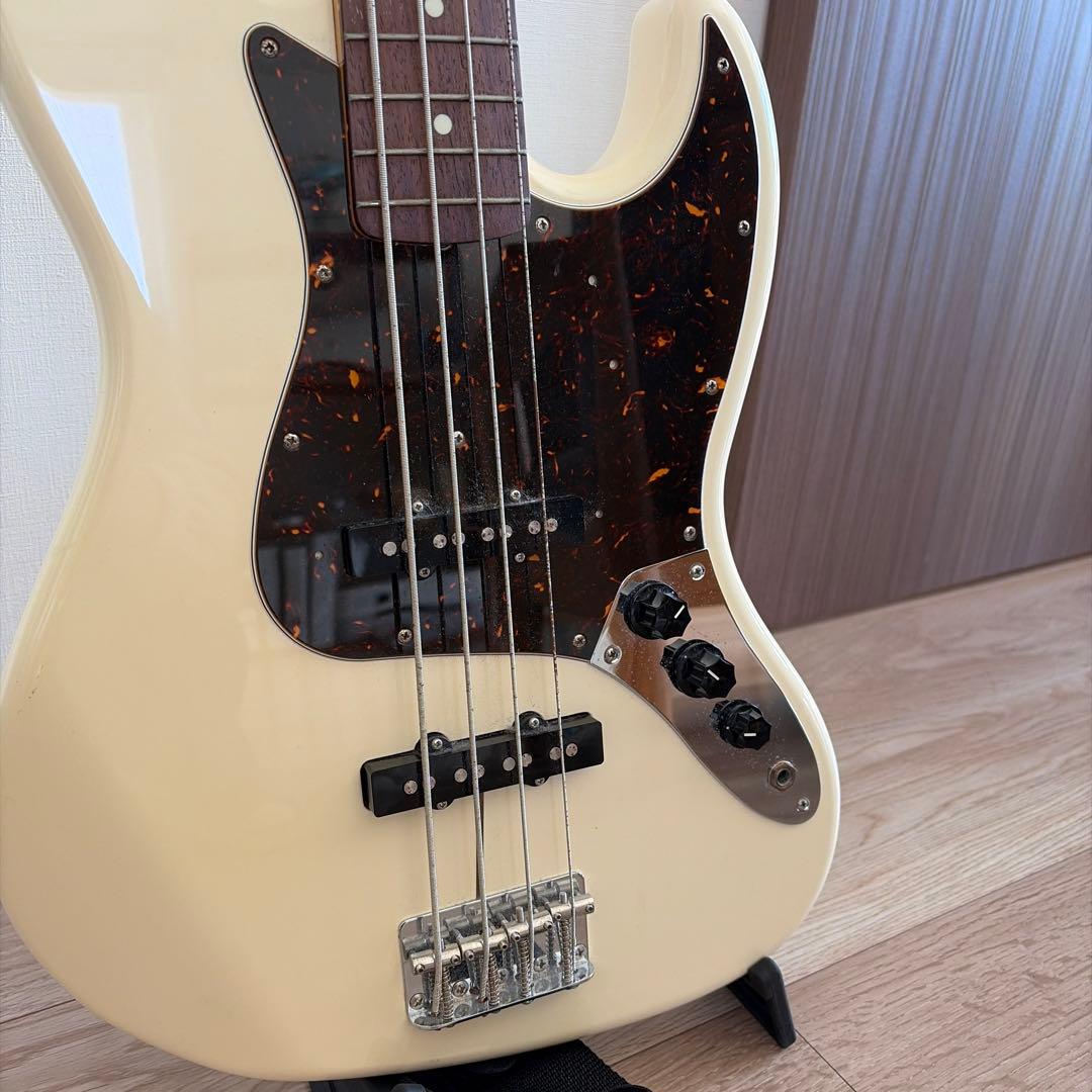 Fender Jazz Bass アイボリー 4弦　中古品