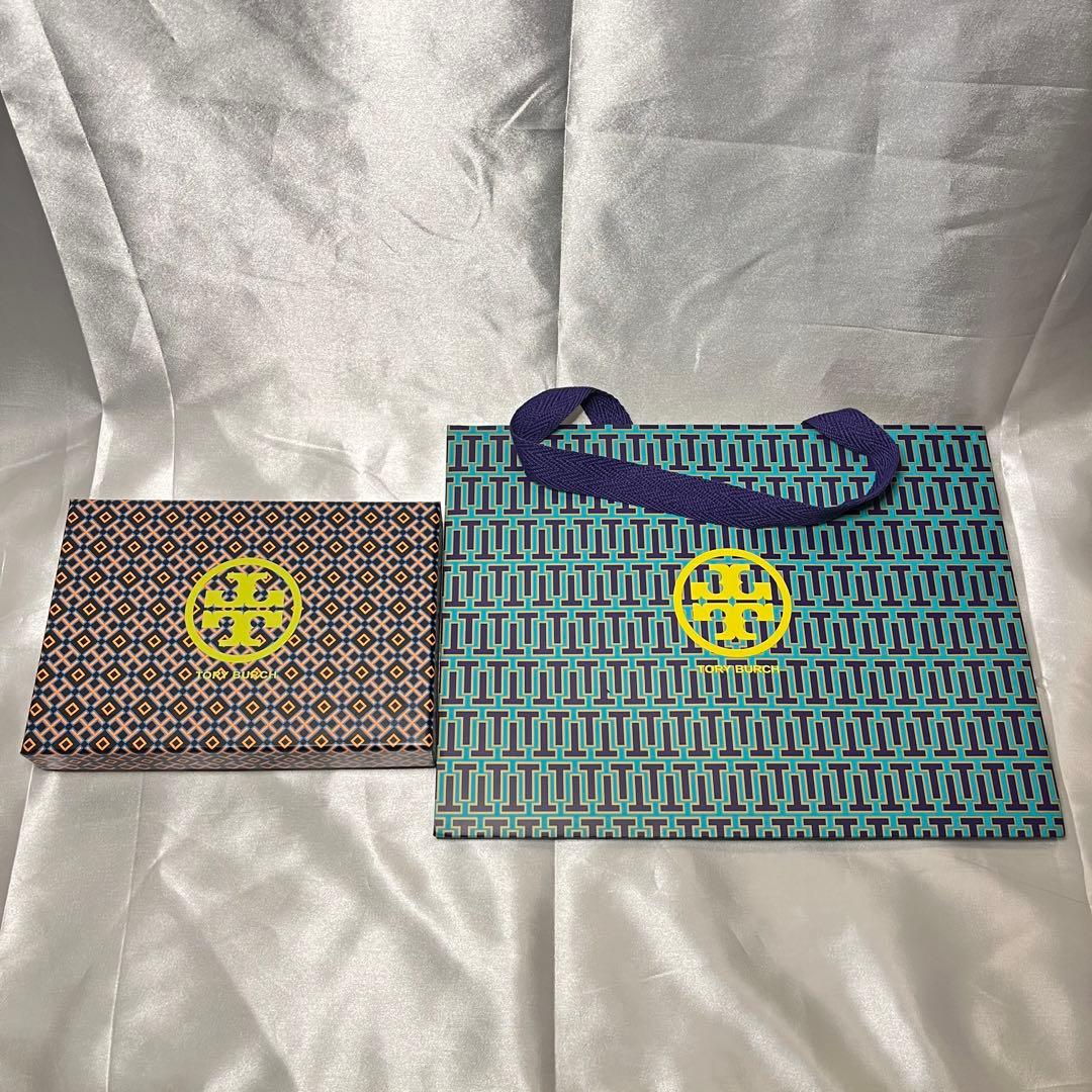 新品 TORY BURCH ブラックキルティング 二つ折り財布 箱＋ショッパー付