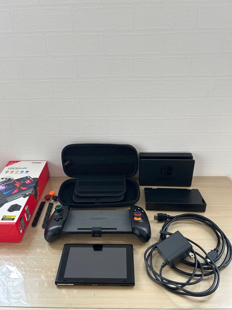 初代　Nintendo Switch 本体 グリップコントローラー ケース
