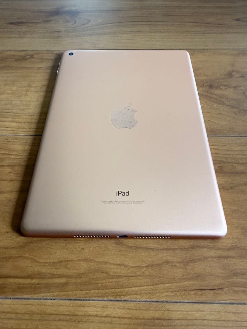 く*O様 Apple iPad (第6世代)32GBレザーケース付き 美品　完動