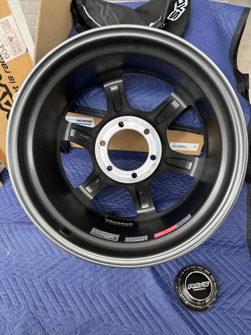 RAYS TE37 SB 18インチ 8 1/2J プラド